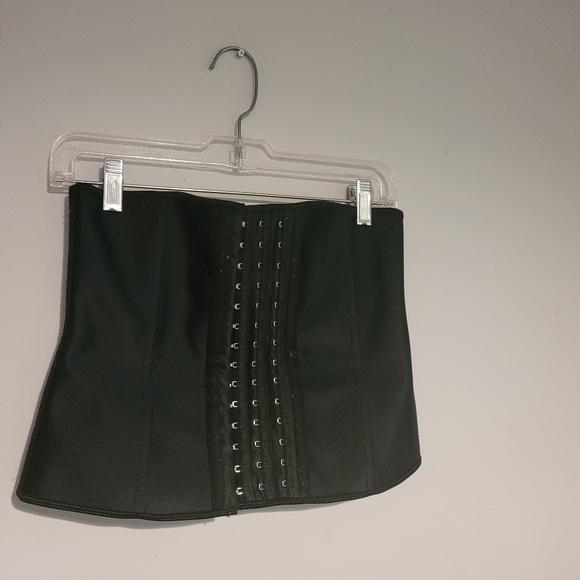 YIANNA Black Corset Size M - Picture 10 of 13